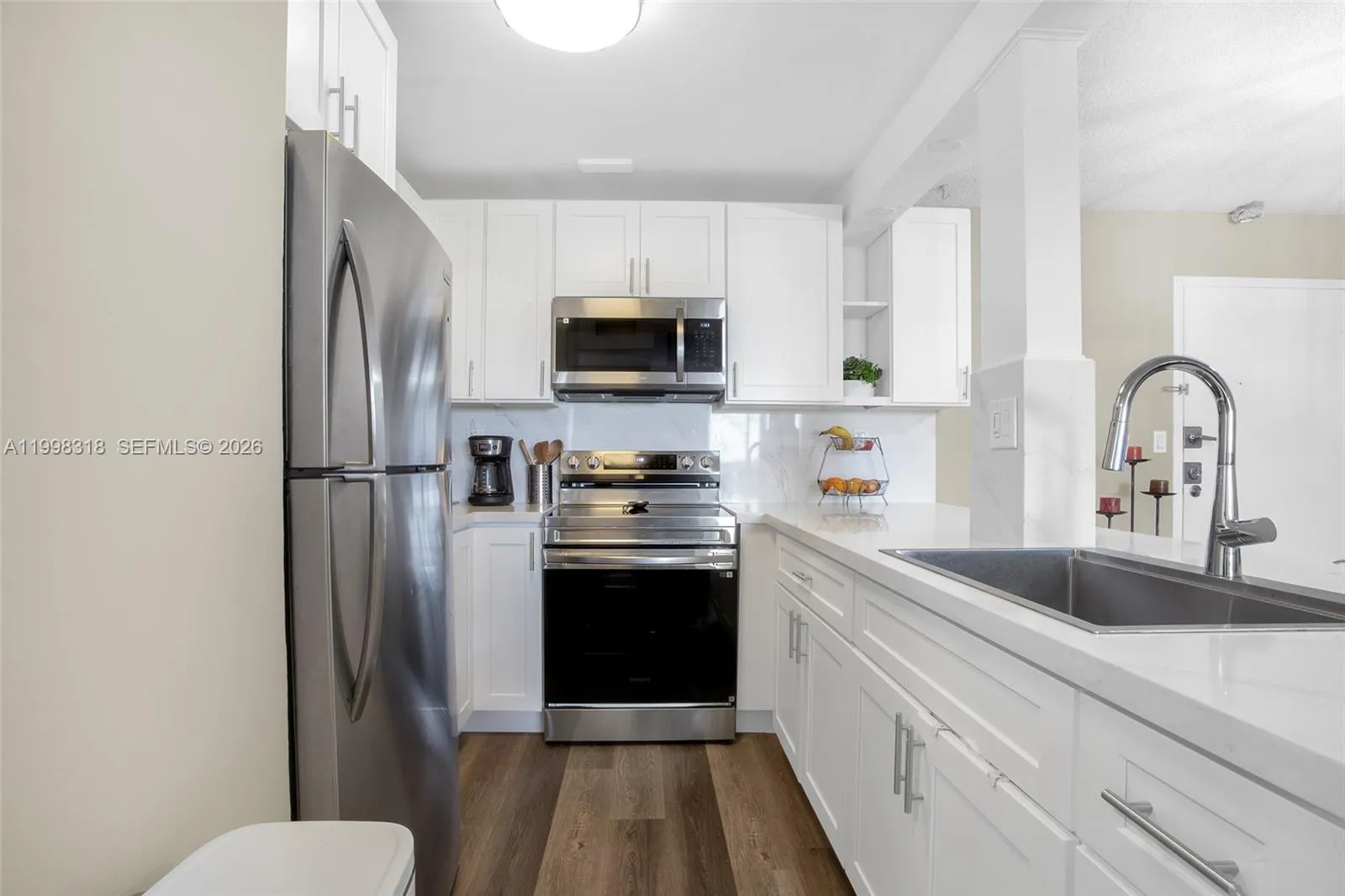 9682 Fontainebleau Blvd # 503, Miami FL 33172