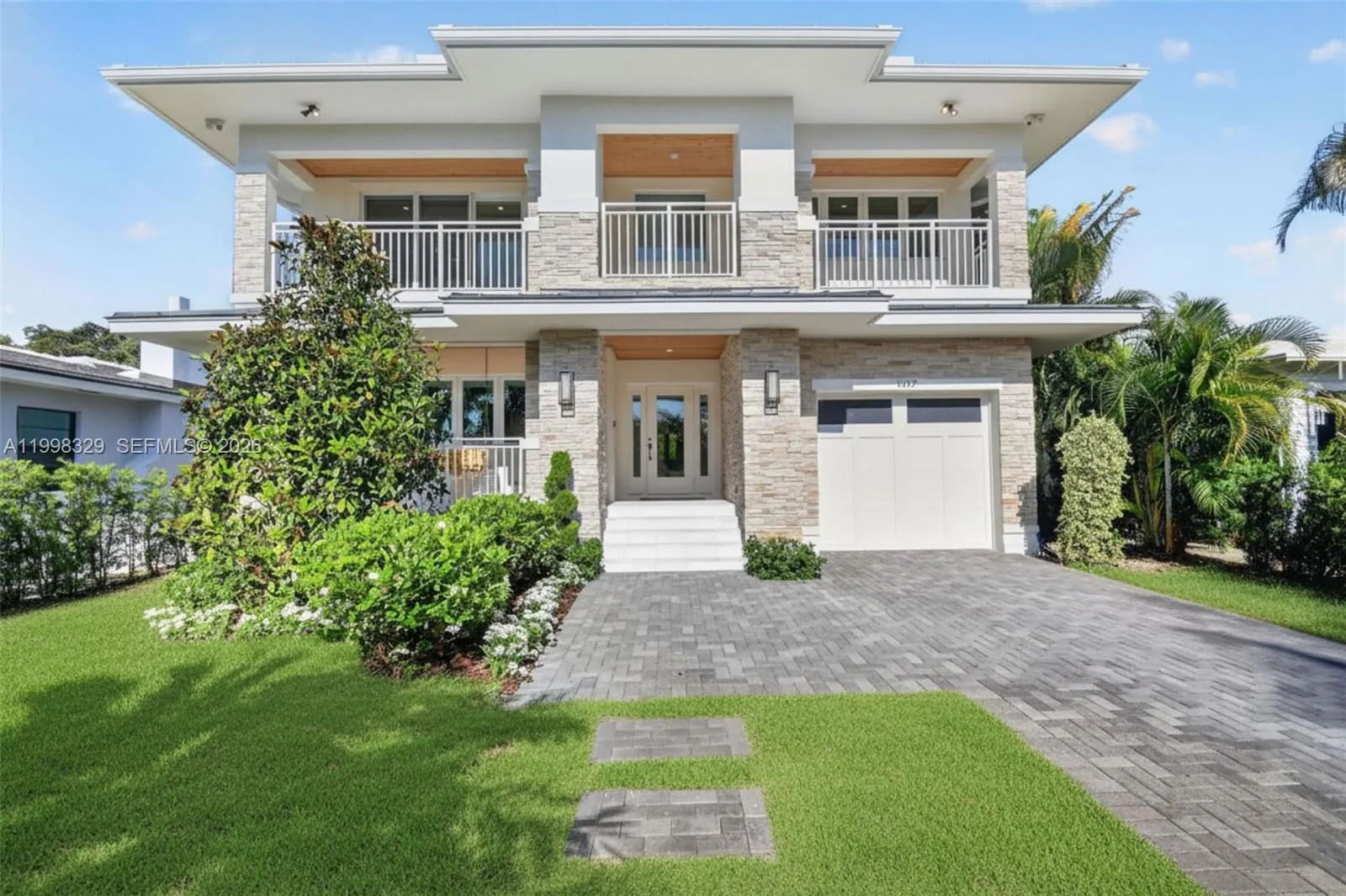 1017 S Palmway, Lake Worth FL 33460