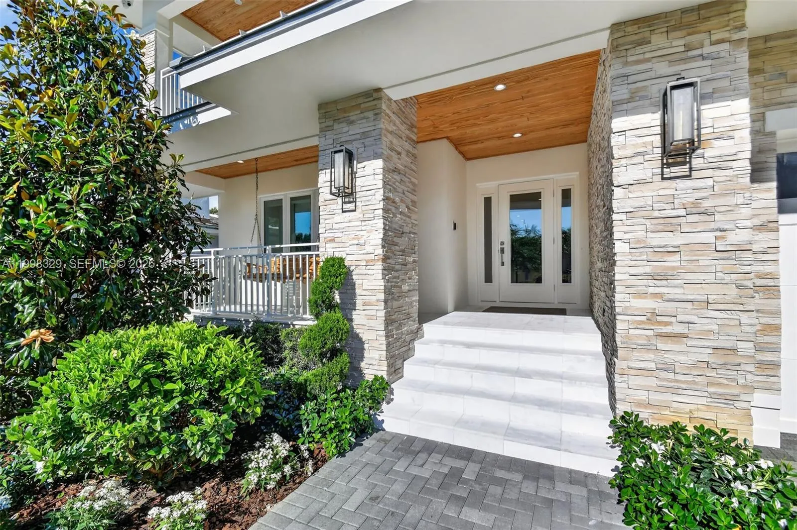 1017 S Palmway, Lake Worth FL 33460