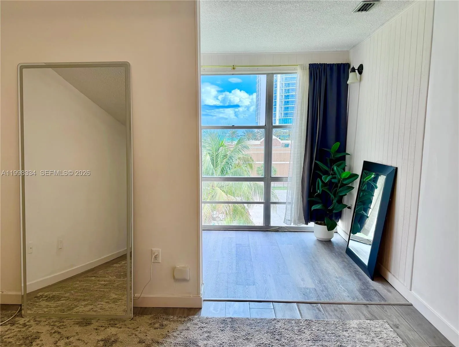17560 Atlantic Blvd # 404, Sunny Isles Beach FL 33160
