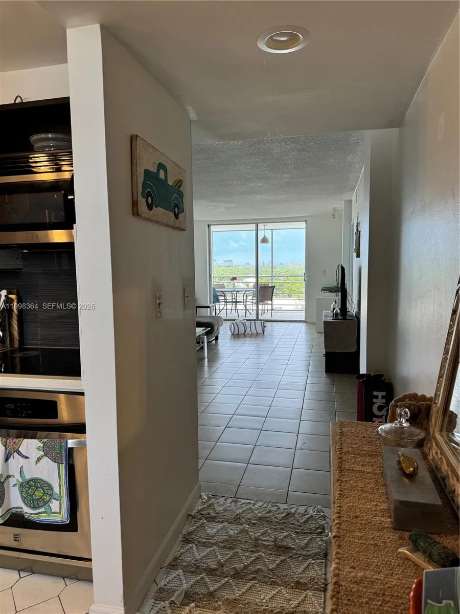 3660 NE 166th St # 812, North Miami Beach FL 33160