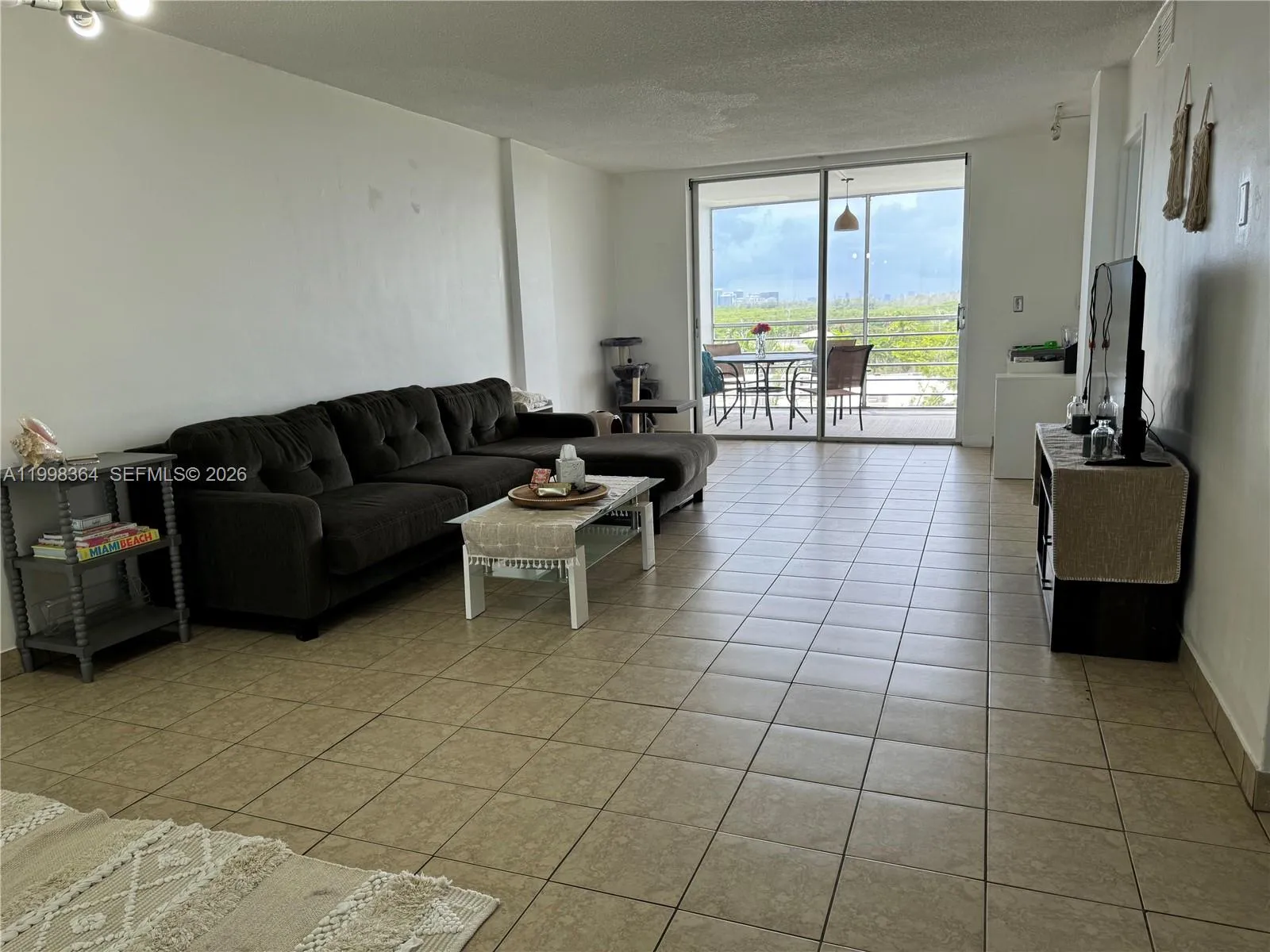 3660 NE 166th St # 812, North Miami Beach FL 33160