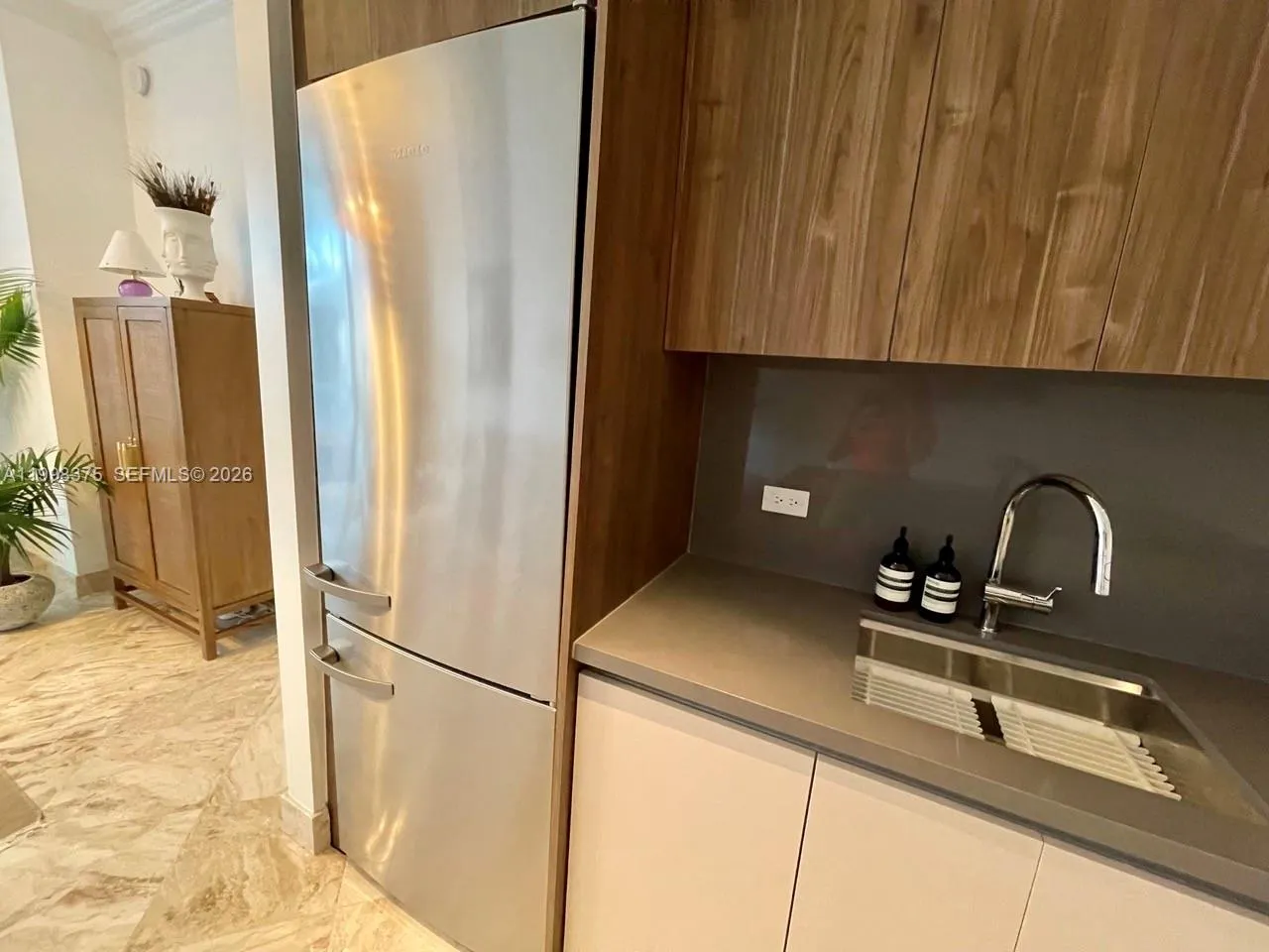 3470 E Coast Ave # H0806, Miami FL 33137