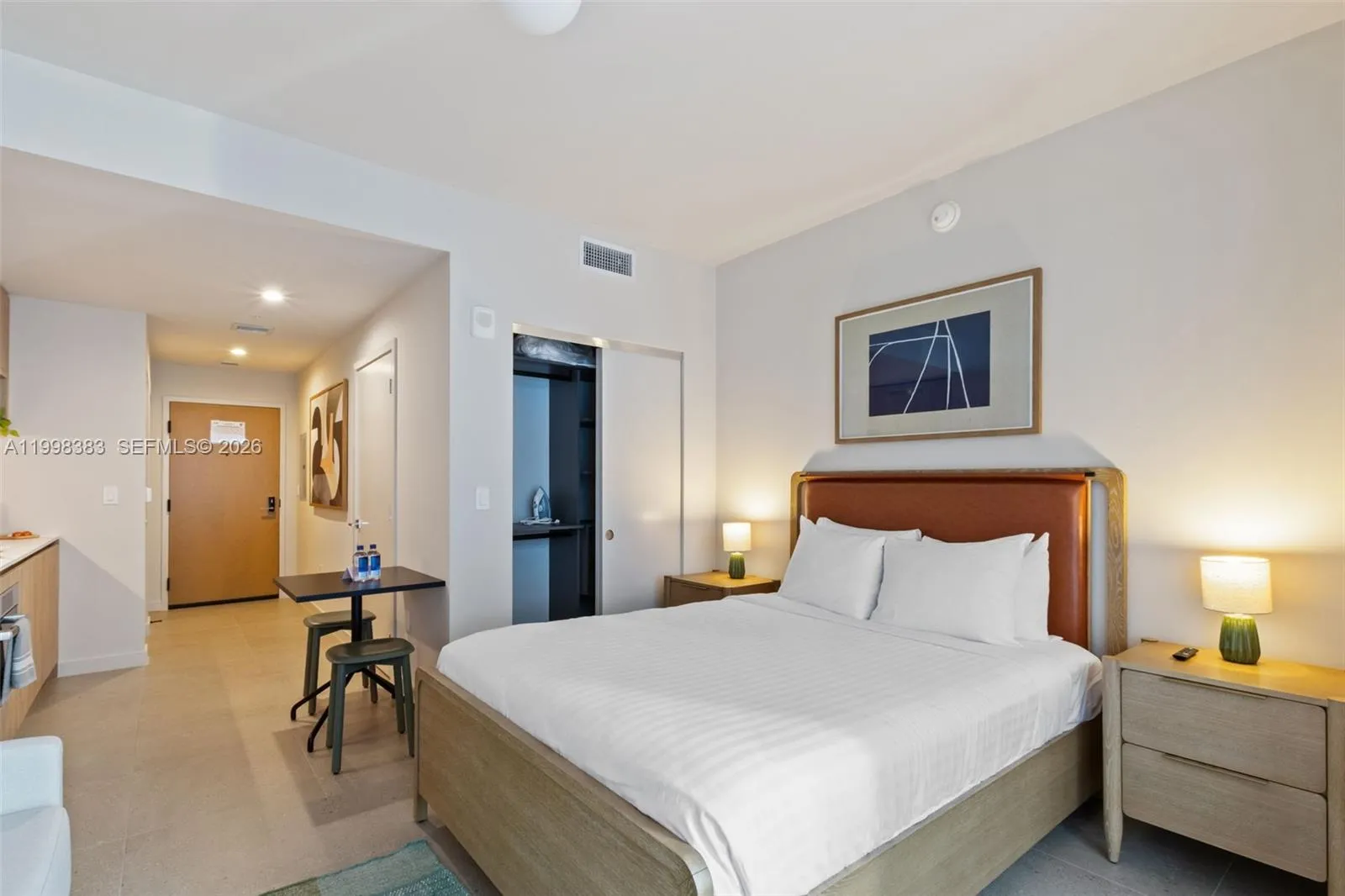 11 NE 6 # 2108, Miami FL 33132