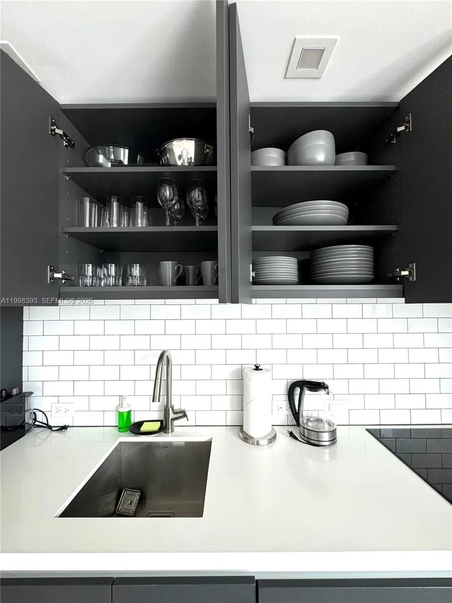 227 NE 2nd St # 2306, Miami FL 33132