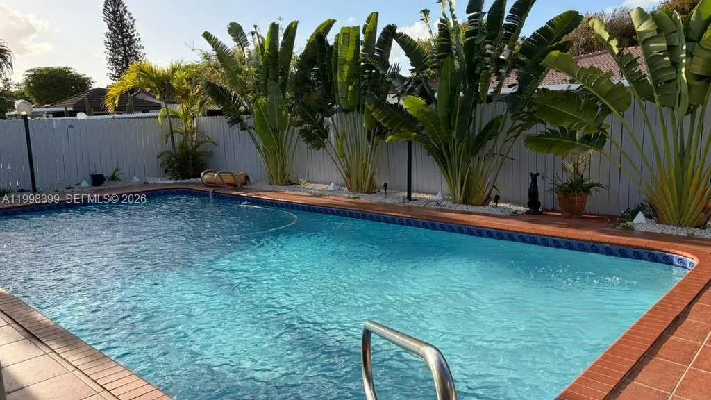 10321 SW 17th St, Miami FL 33165