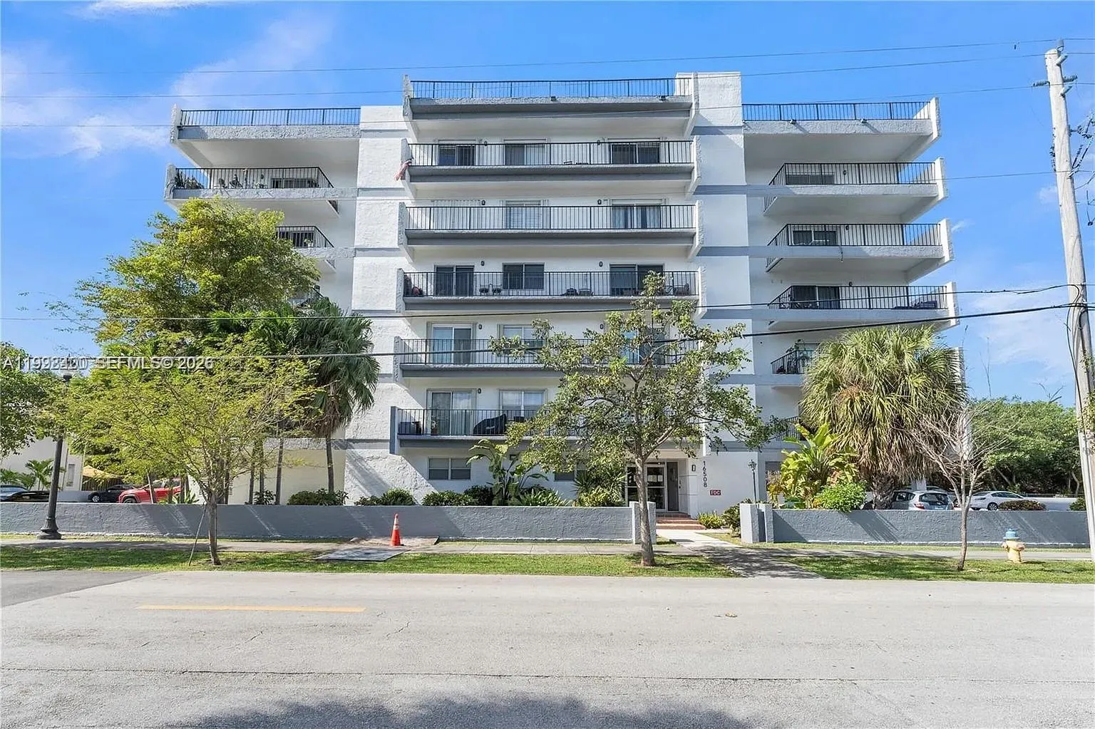 16508 NE 26th Ave # 303, North Miami Beach FL 33160