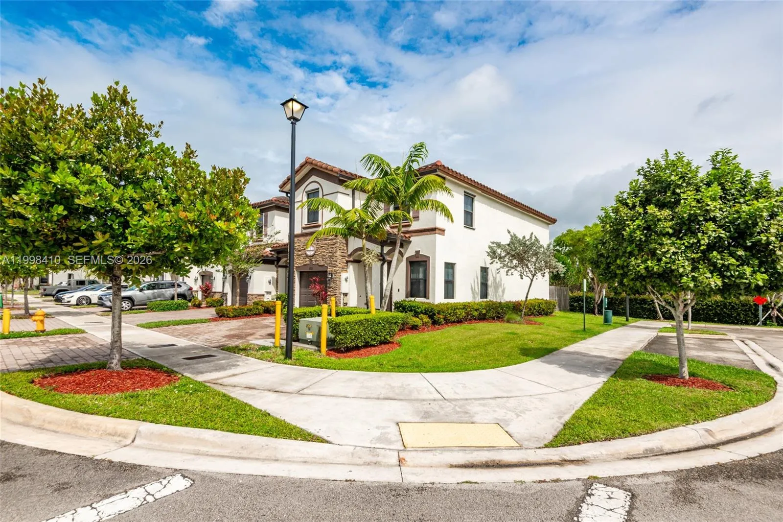 8903 NW 184th Ter, Miami Lakes FL 33018