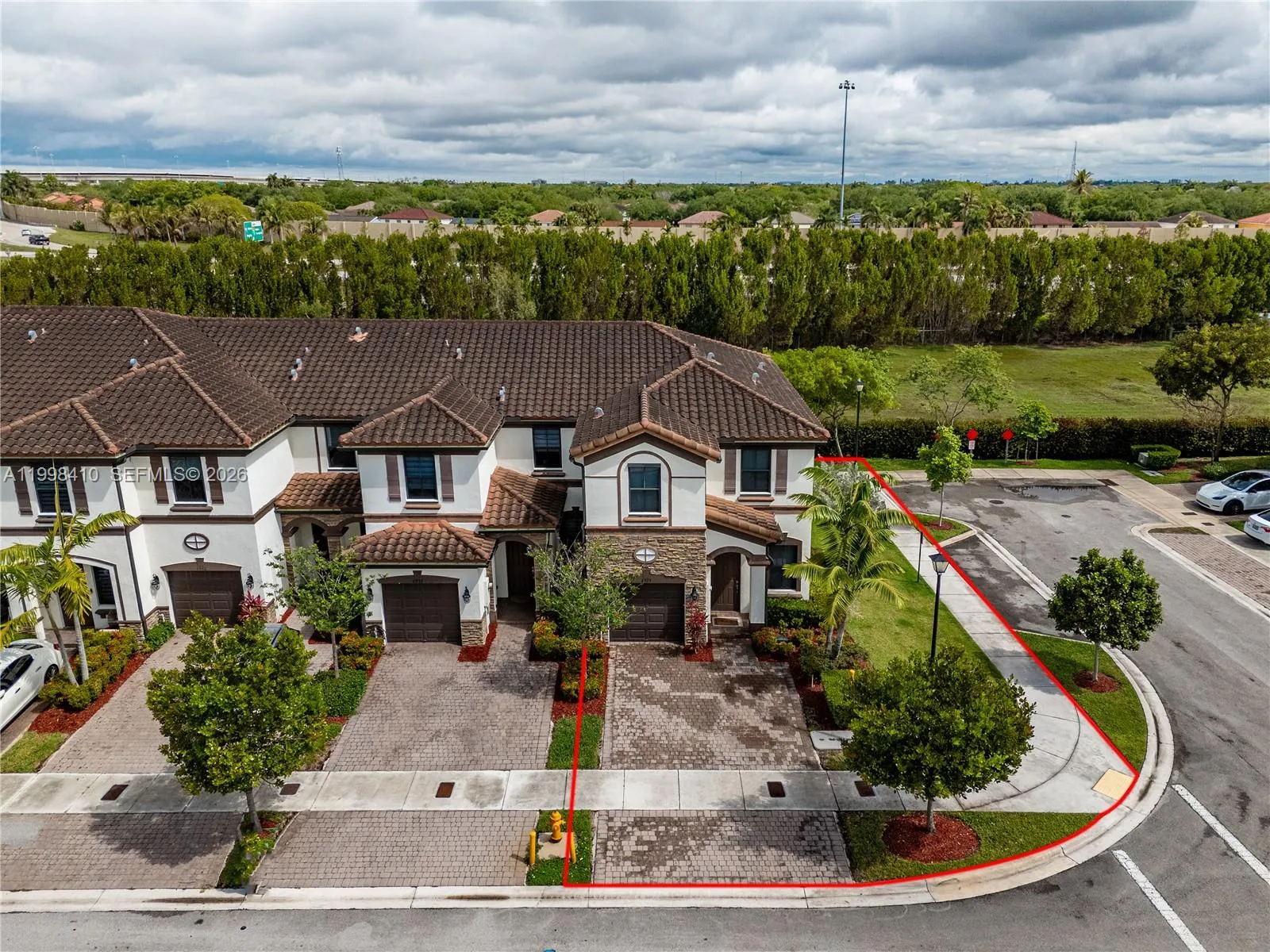 8903 NW 184th Ter, Miami Lakes FL 33018