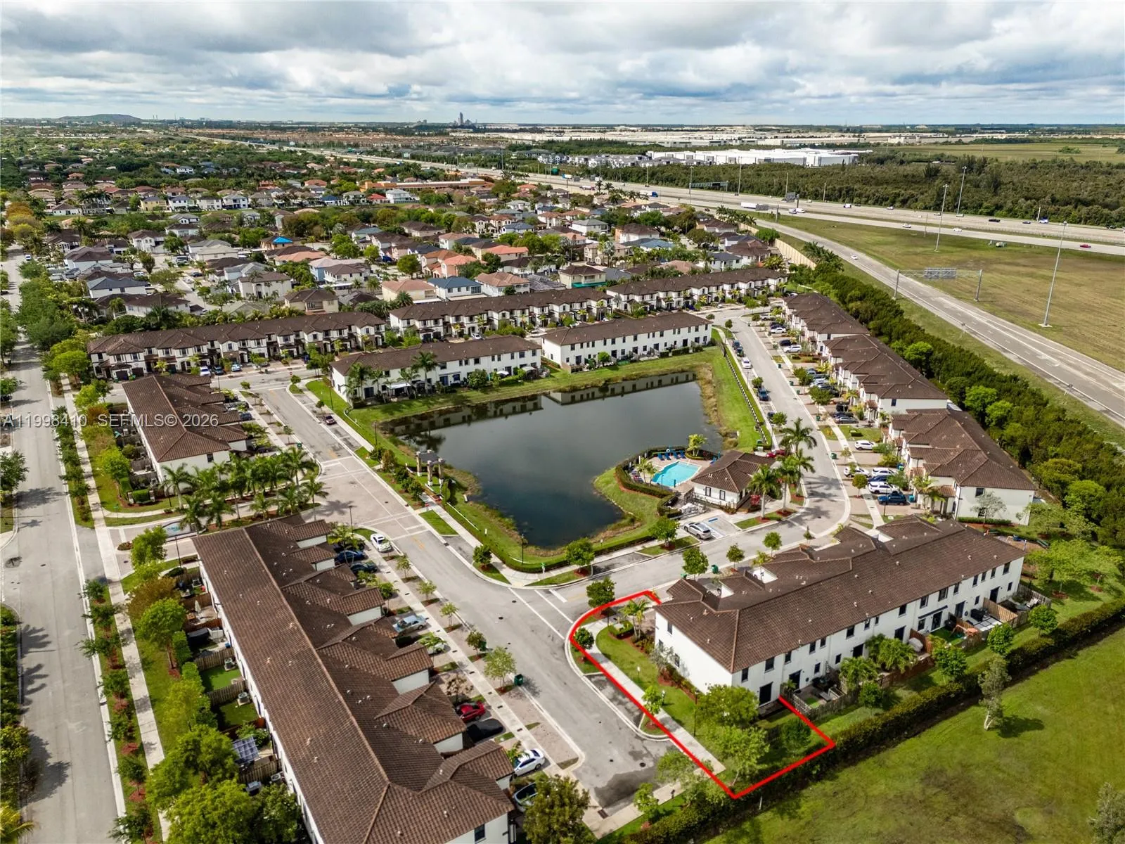 8903 NW 184th Ter, Miami Lakes FL 33018