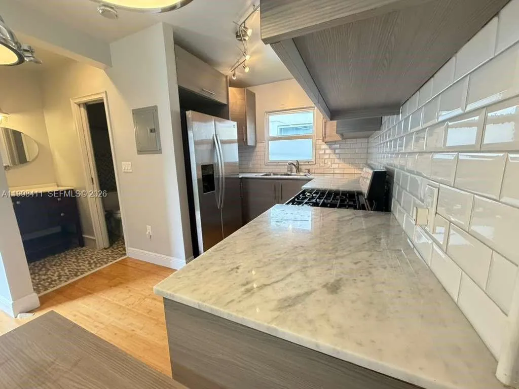 131 Zamora Ave # 6, Coral Gables FL 33134