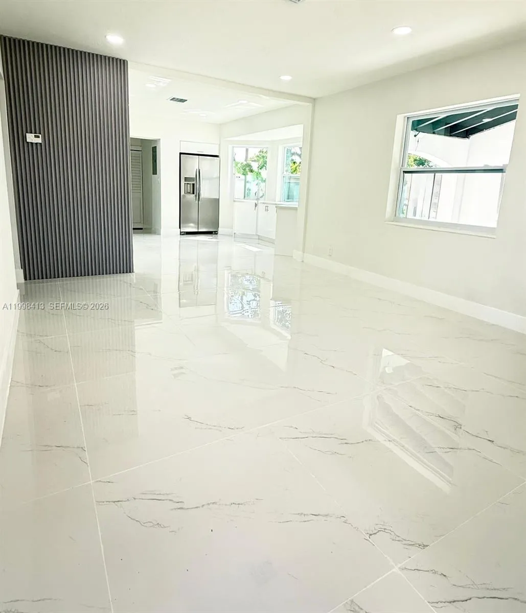 2516 Wiley Ct, Hollywood FL 33020