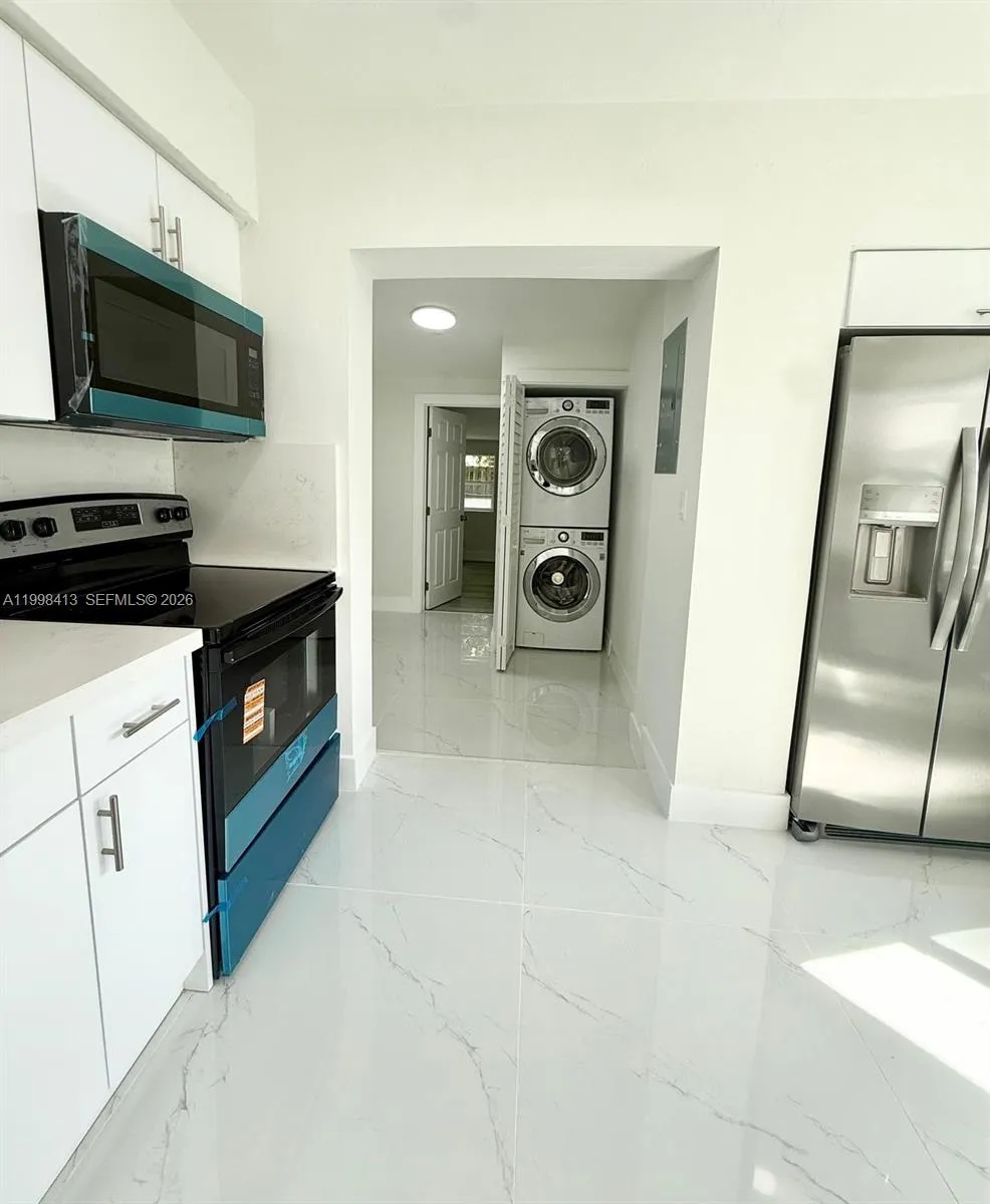 2516 Wiley Ct, Hollywood FL 33020