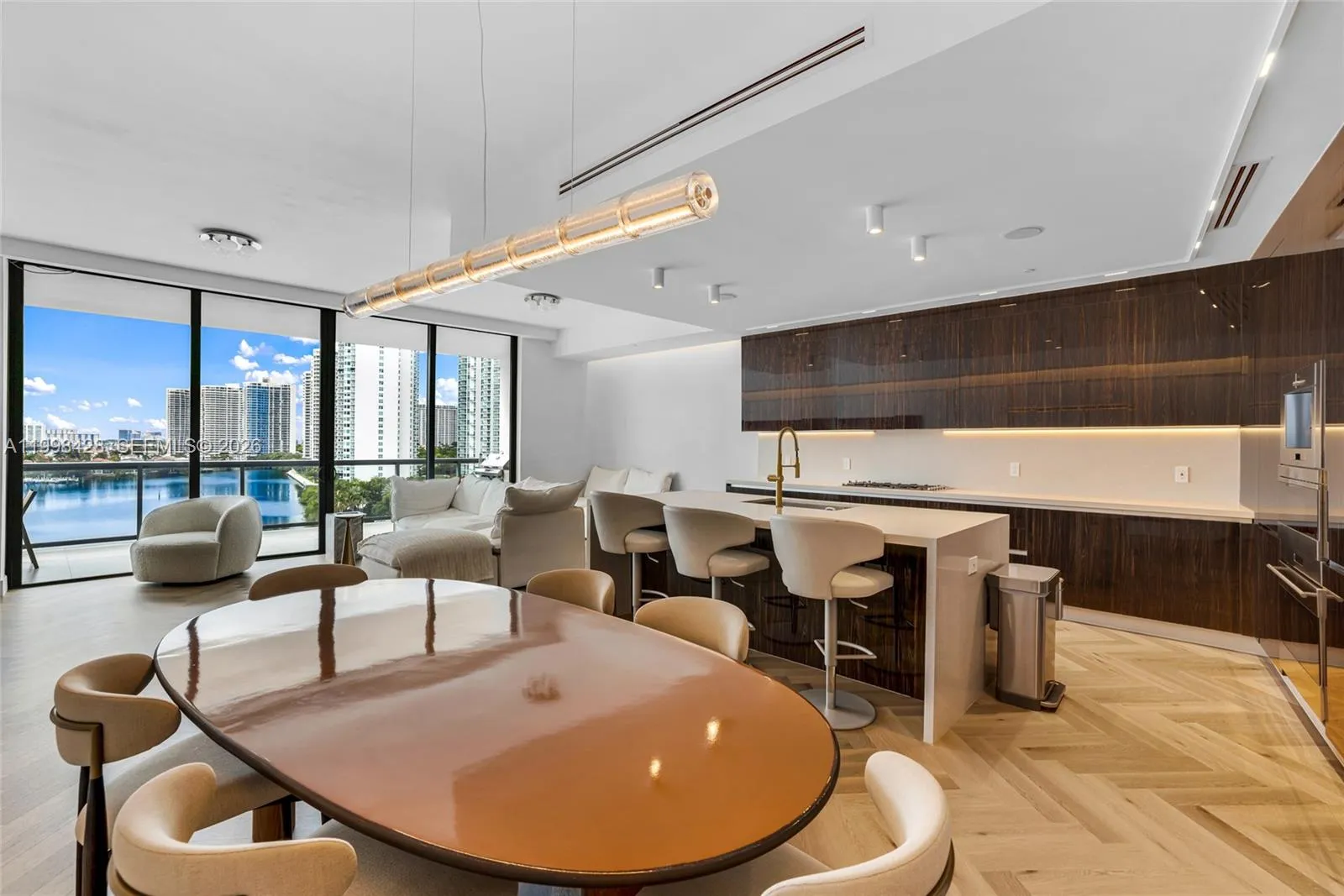 3300 NE 188th St # 812, Aventura FL 33180