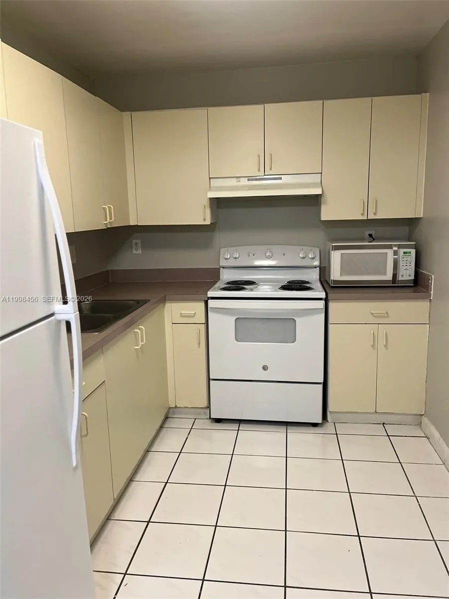 5625 W 20th Ave # 306, Hialeah FL 33012