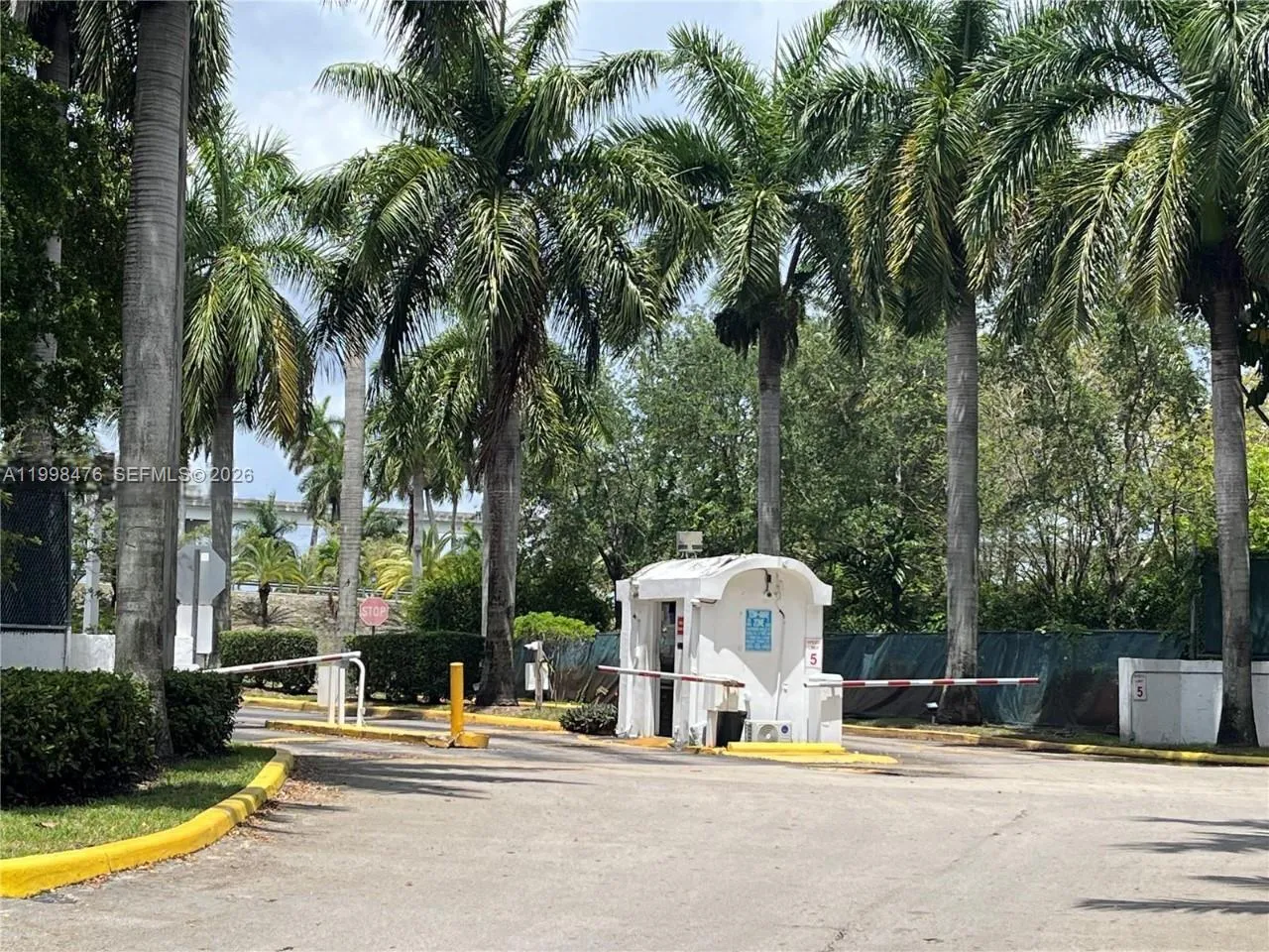 494 NW 165th St Rd # 601, Miami FL 33169