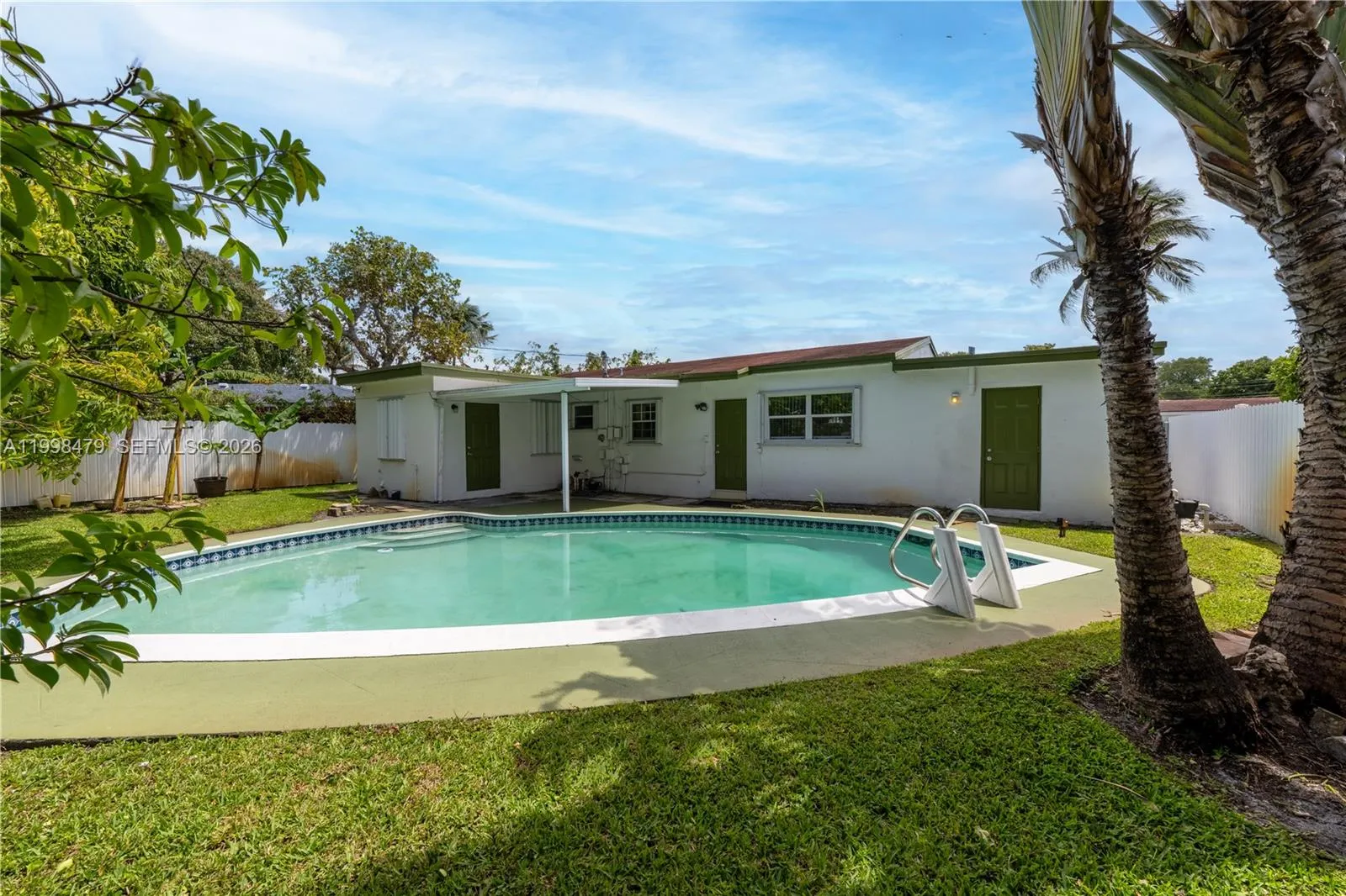 807 SW 26th Ct, Fort Lauderdale FL 33315