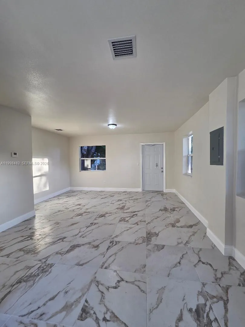 295 NW 48th St # 0, Miami FL 33127