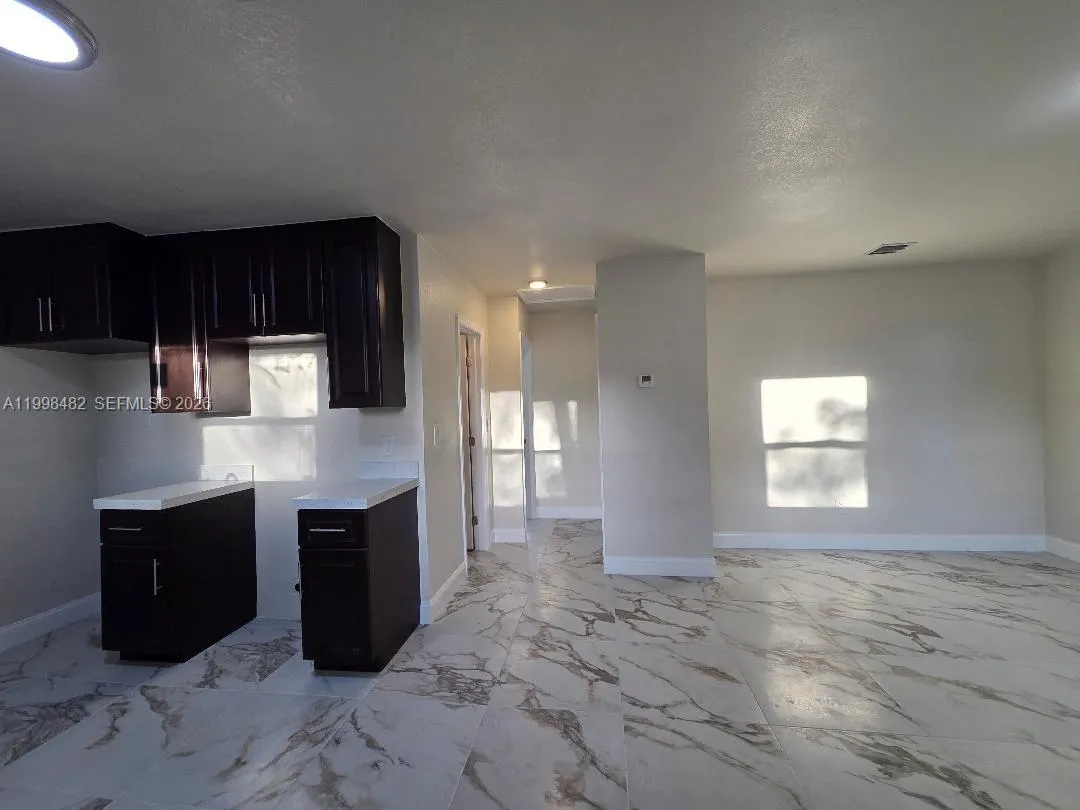 295 NW 48th St # 0, Miami FL 33127