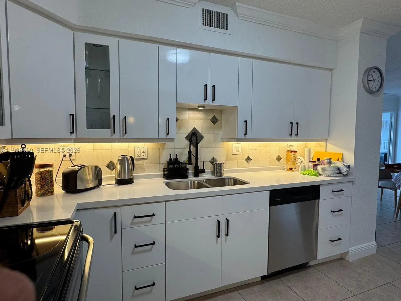 3600 Mystic Pointe Dr # 910, Aventura FL 33180