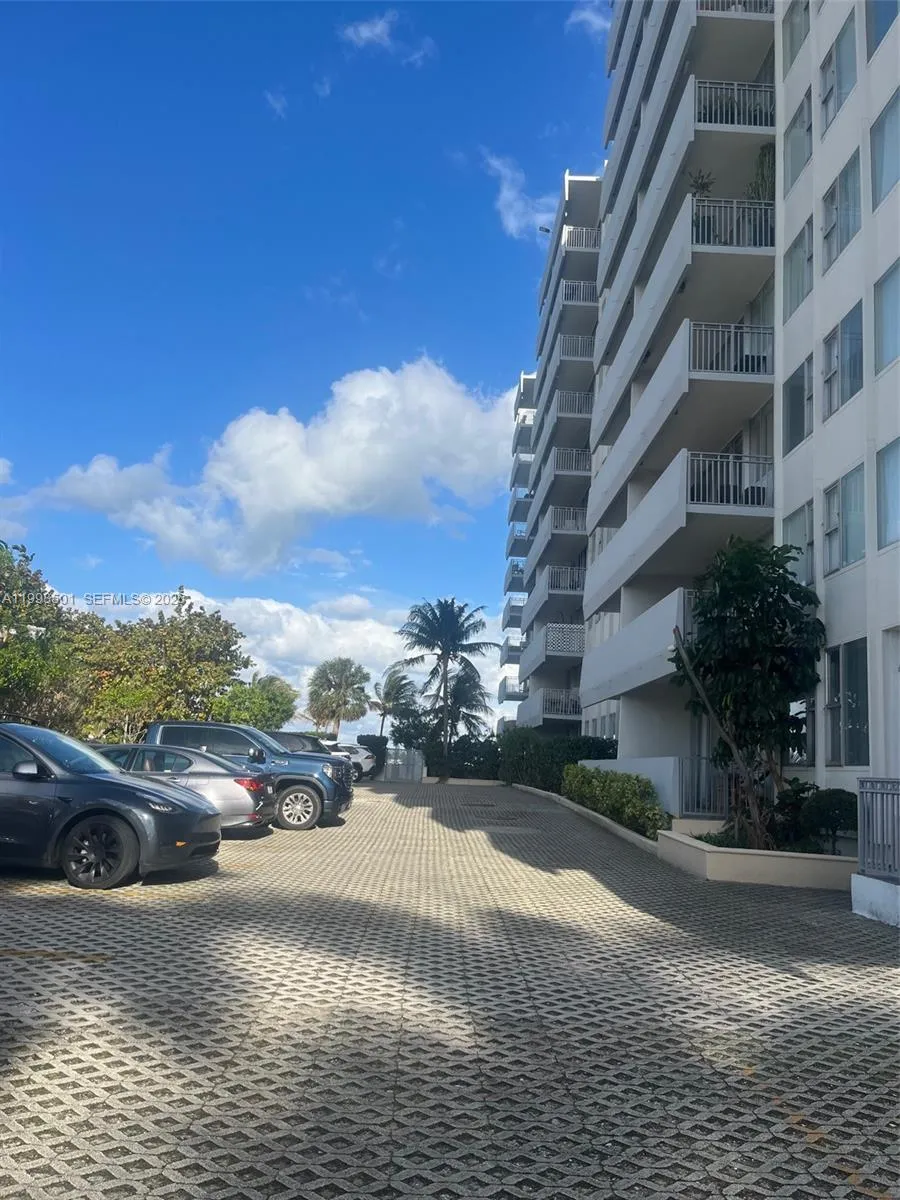 7545 E Treasure Dr # 5H, North Bay Village FL 33141