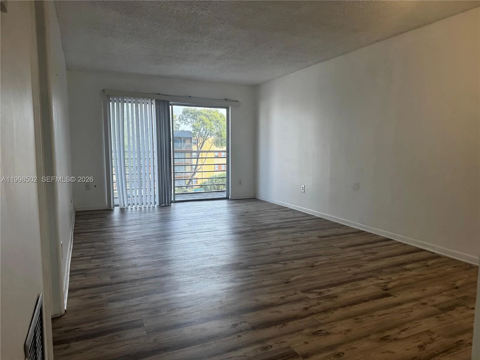 2800 NW 56th Ave # D401, Lauderhill FL 33313