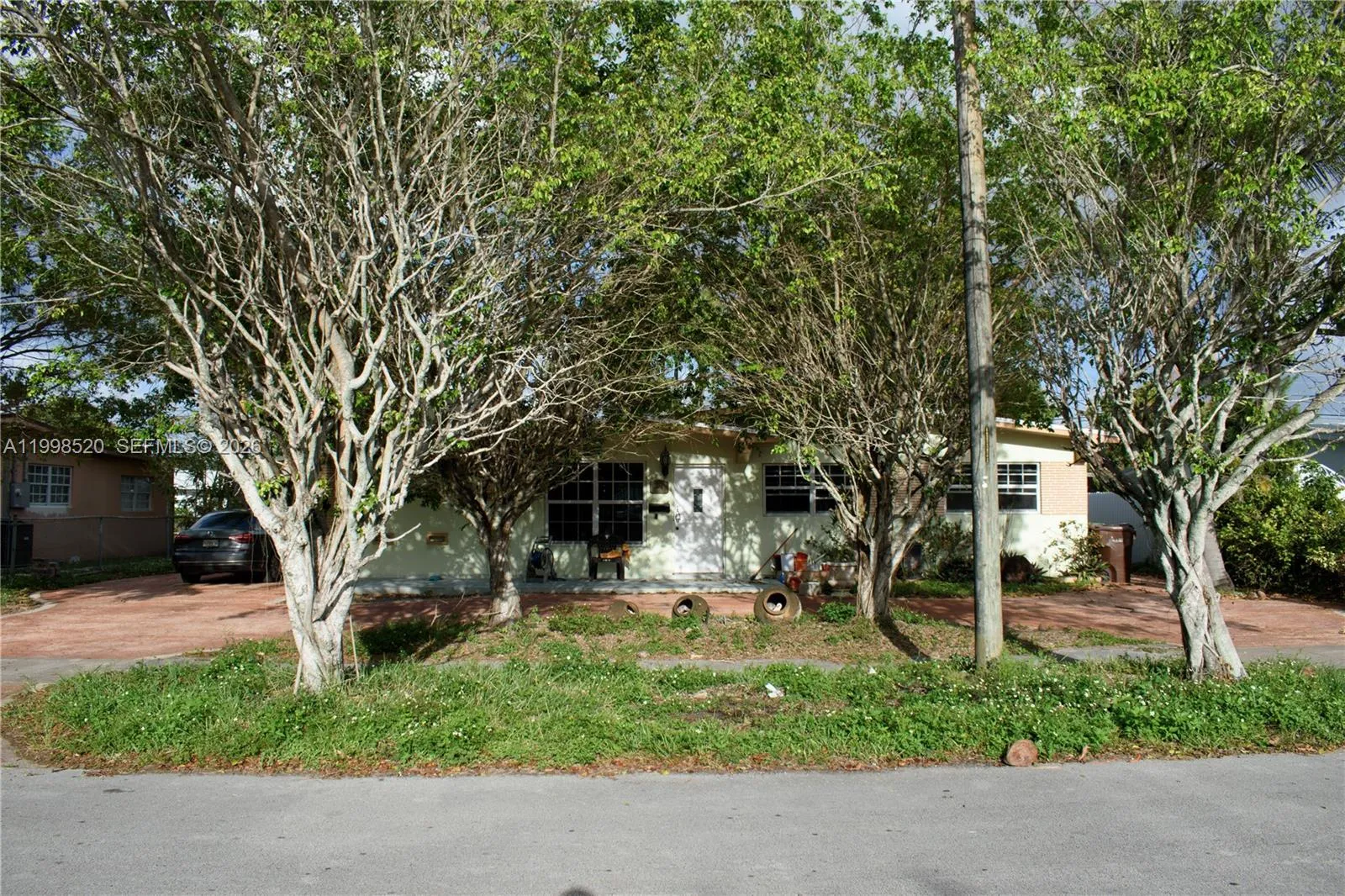 5349 W 14th Ln, Hialeah FL 33012