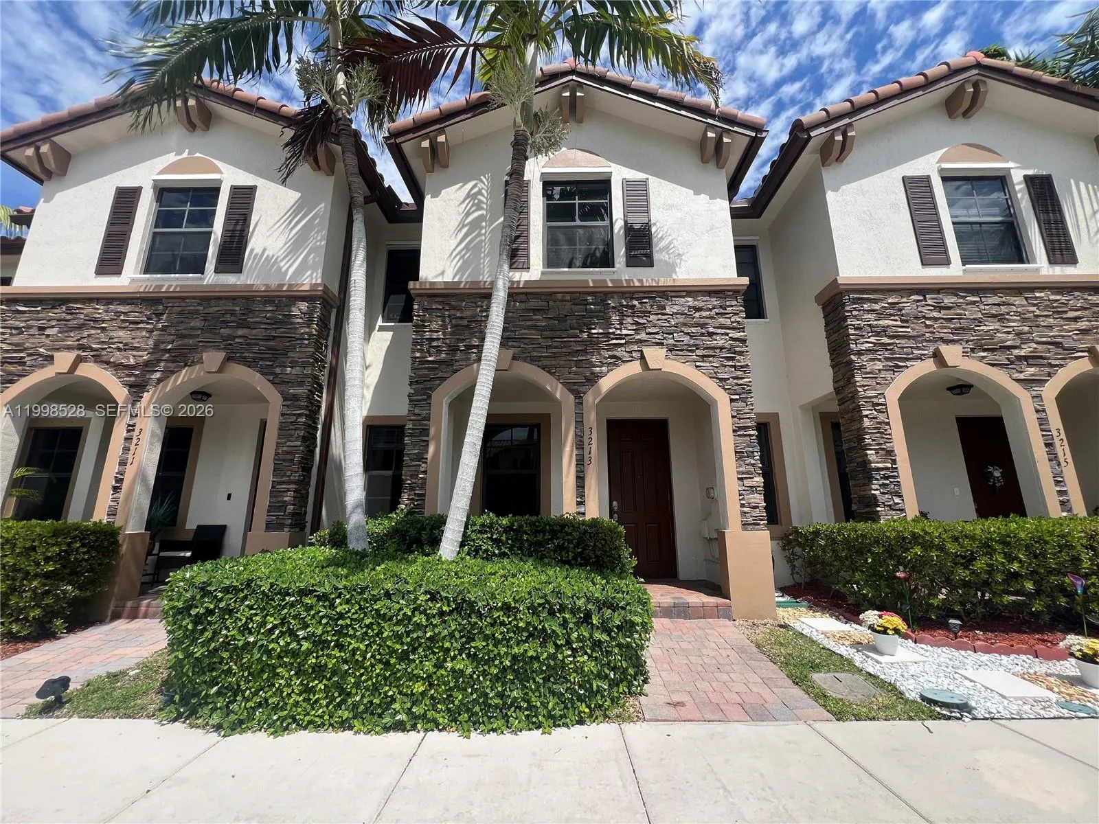 3211 SE 7th St, Homestead FL 33033