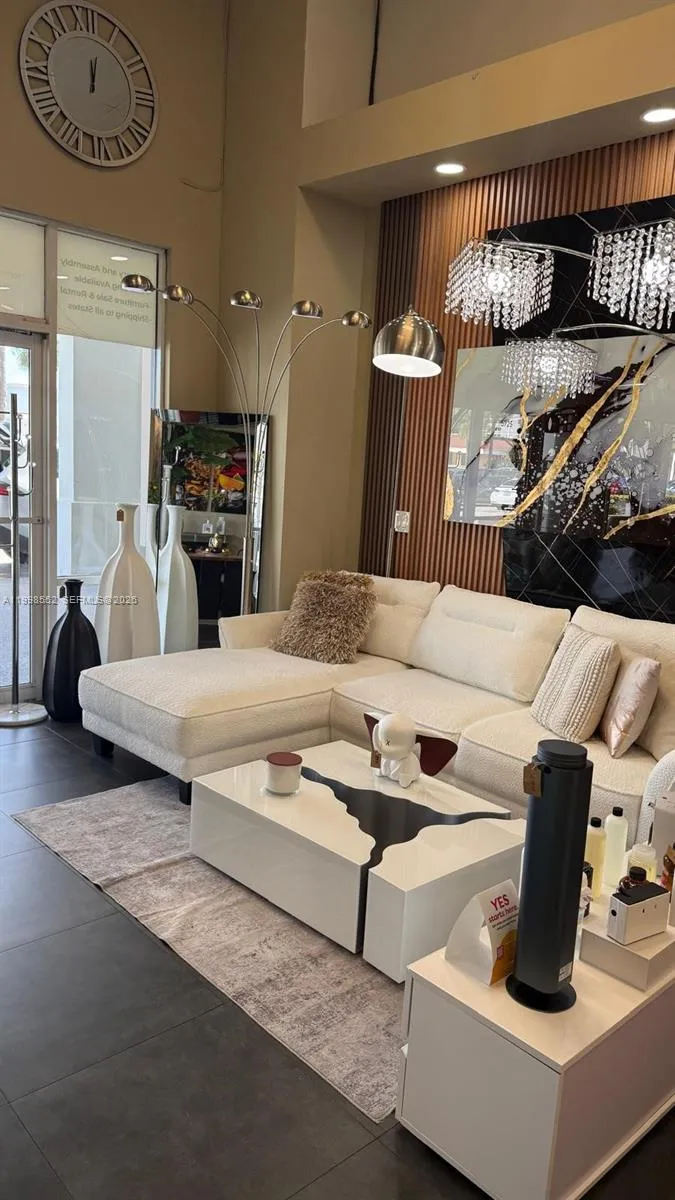 5725 NW 7th St, Miami FL 33126