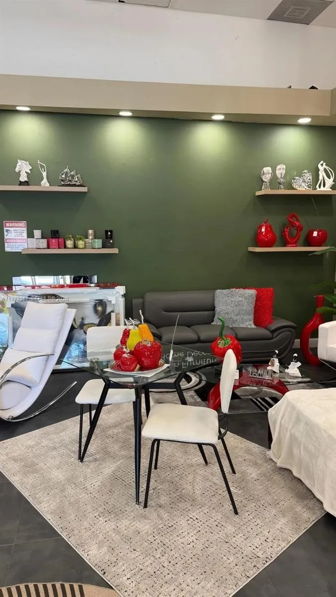 5725 NW 7th St, Miami FL 33126