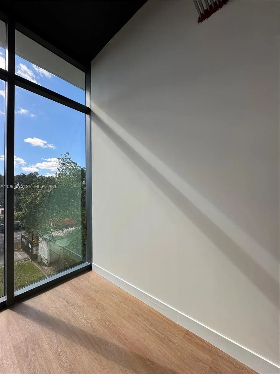 21290 Biscayne Blvd # 208, Aventura FL 33180