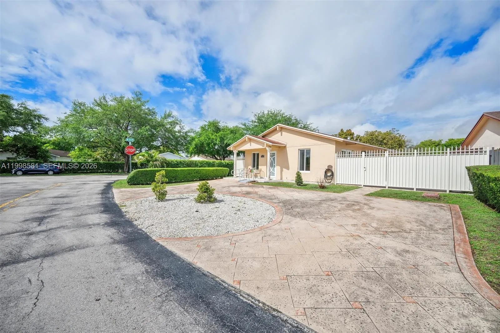 4218 SW 138th Ct, Miami FL 33175