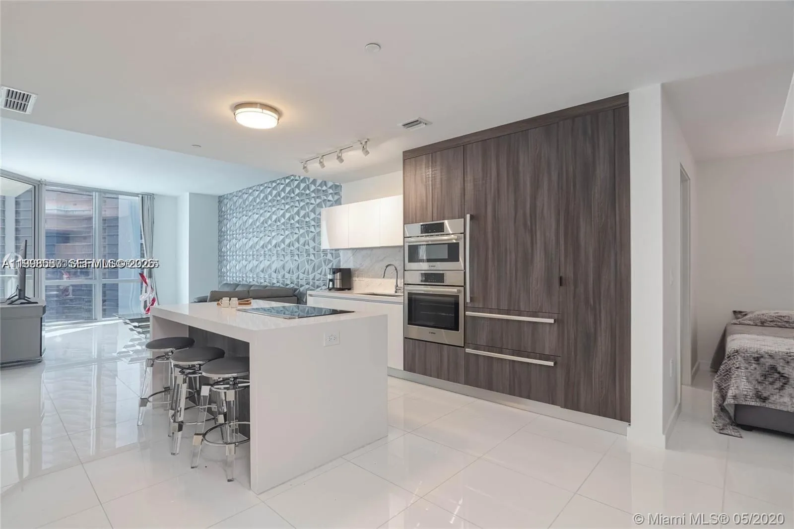 851 NE 1st Ave # 3205, Miami FL 33132