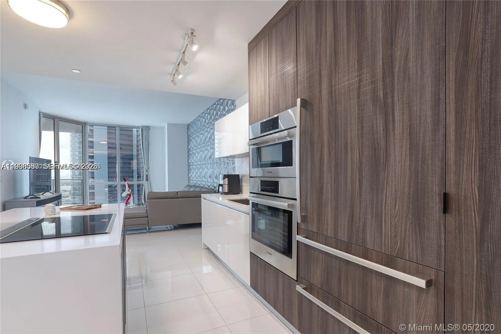 851 NE 1st Ave # 3205, Miami FL 33132