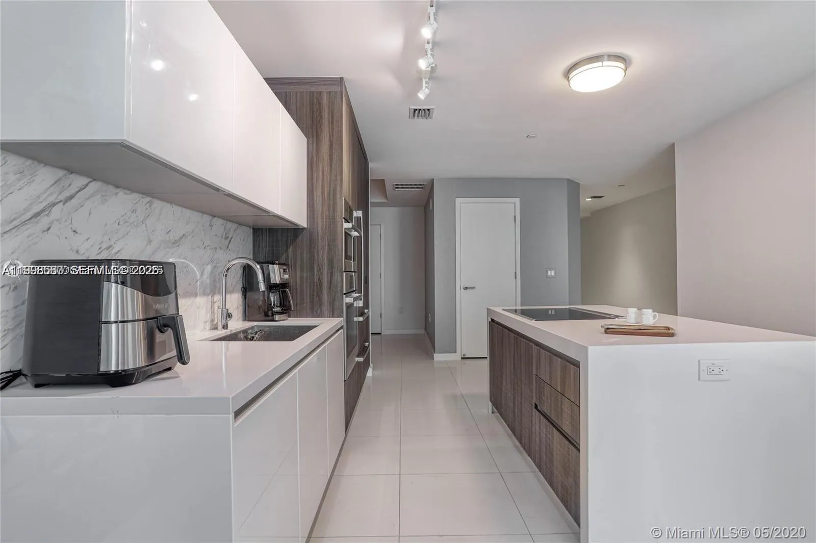 851 NE 1st Ave # 3205, Miami FL 33132