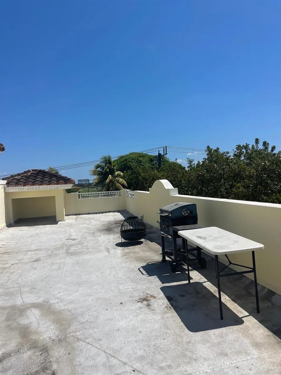 826 N 17th Ave, Hollywood FL 33020