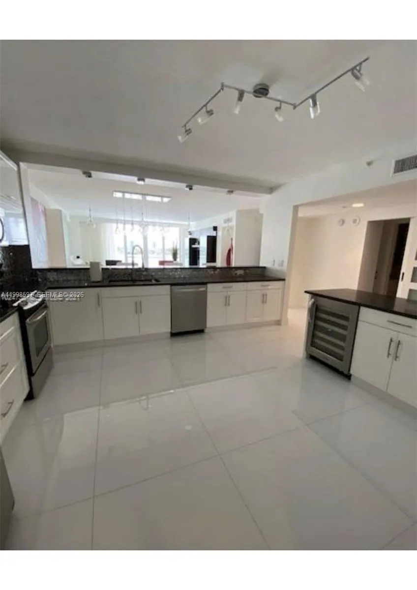 17050 N Bay Rd # 605, Sunny Isles Beach FL 33160