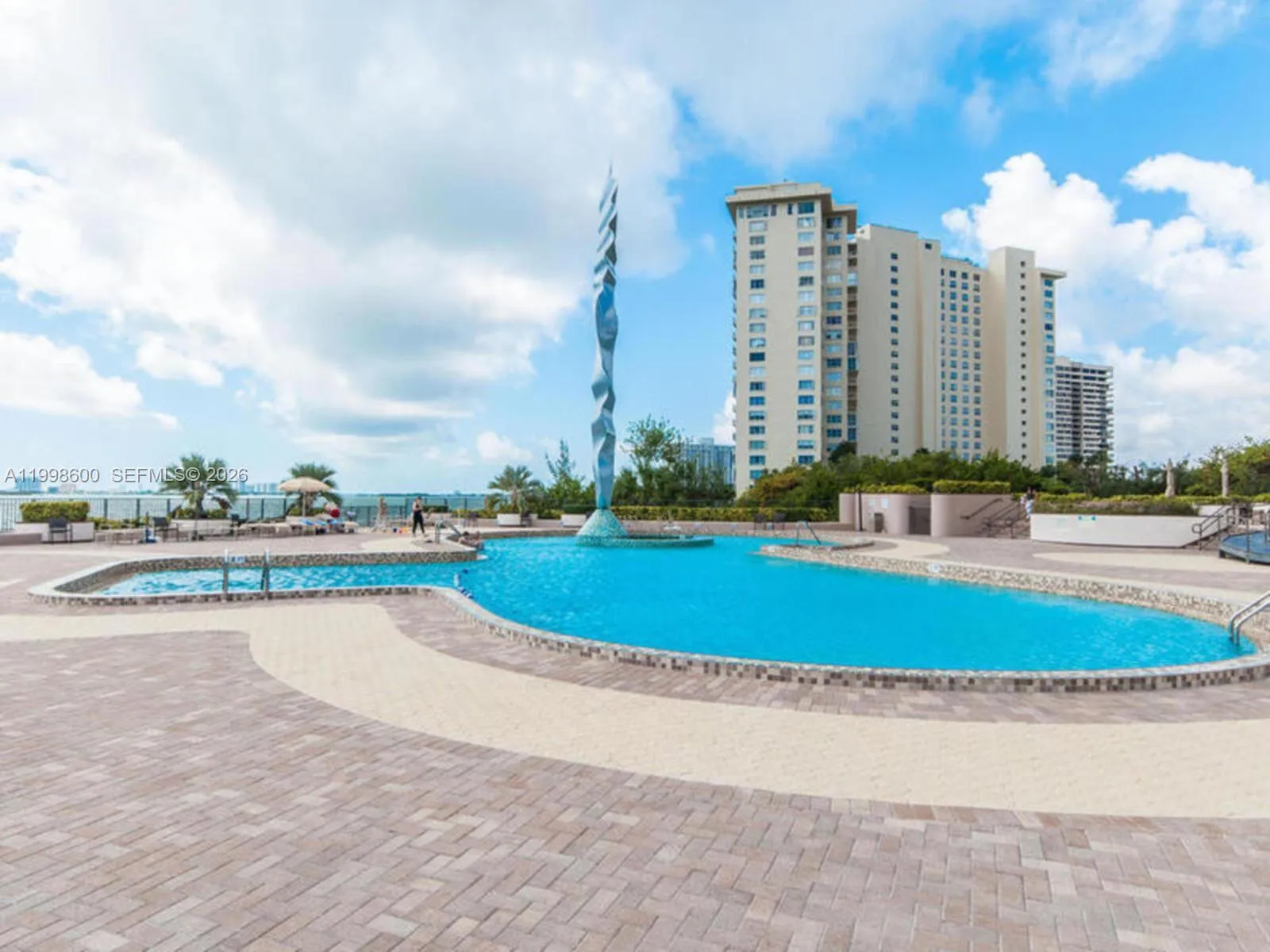 1800 NE 114th St # 807, Miami FL 33181