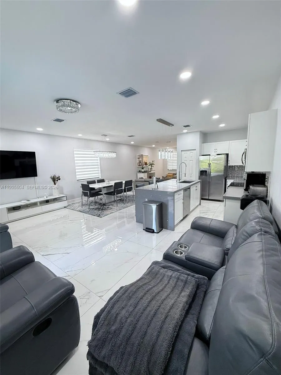 3567 W 110th Ter, Hialeah FL 33018