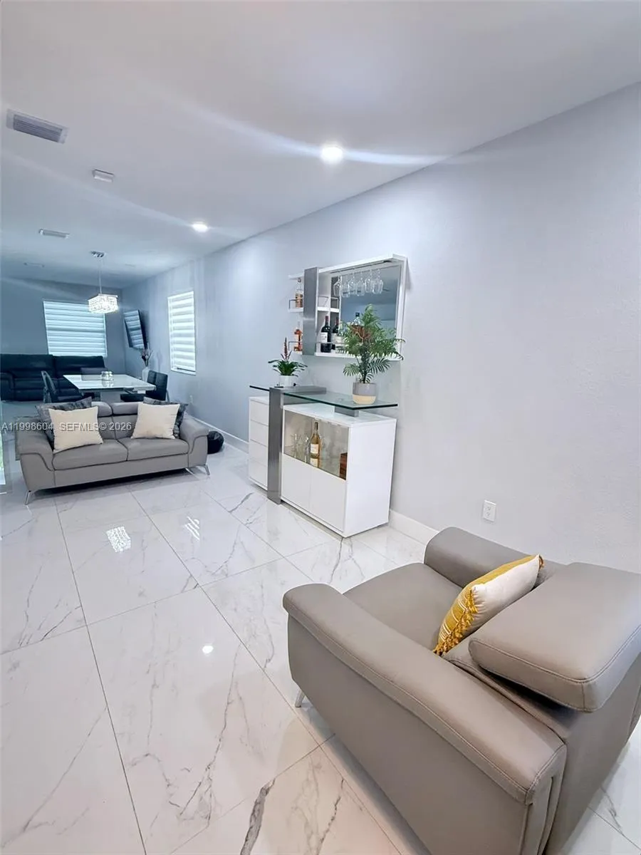 3567 W 110th Ter, Hialeah FL 33018