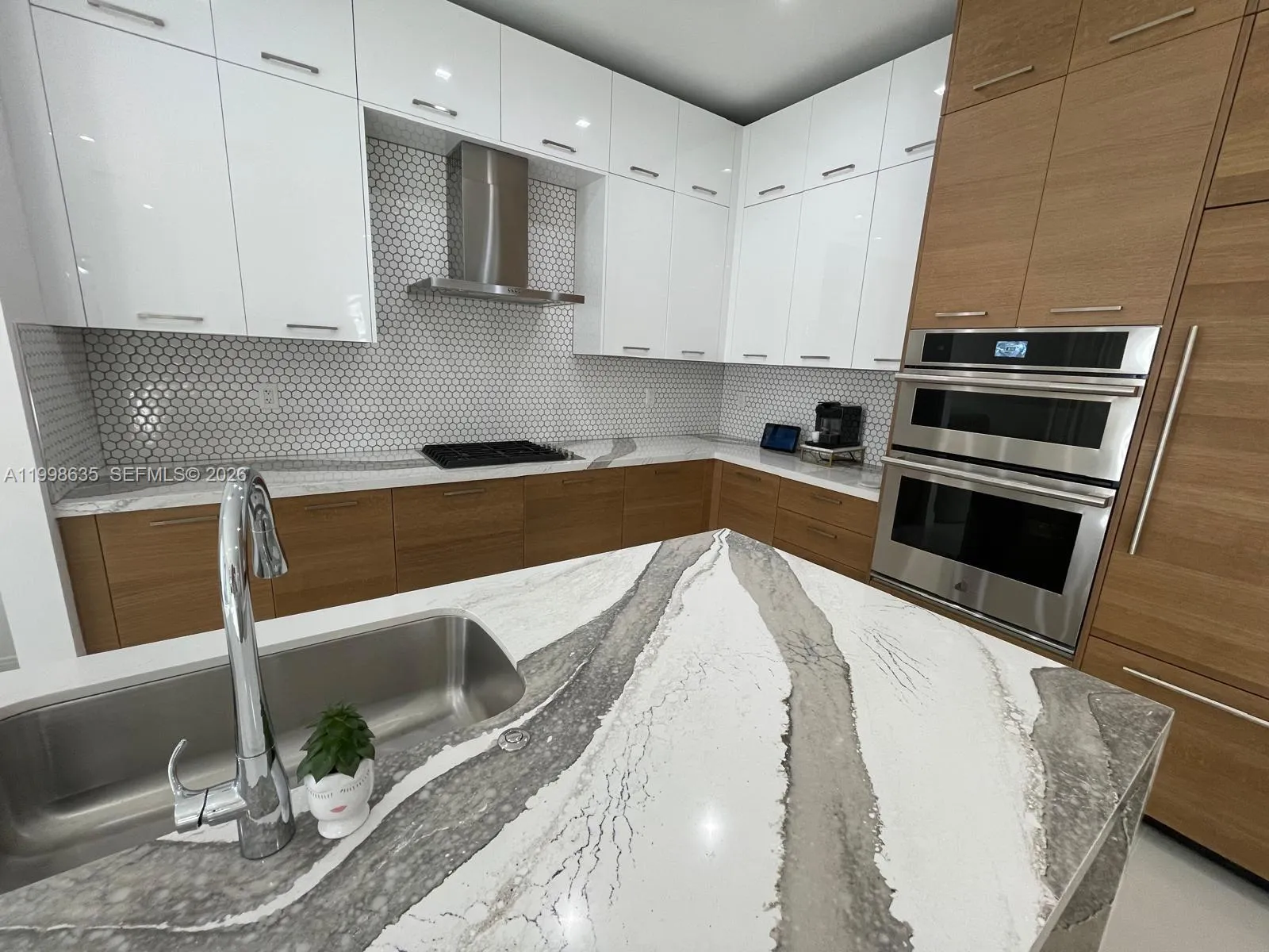 8283 NW 44th St, Doral FL 33166