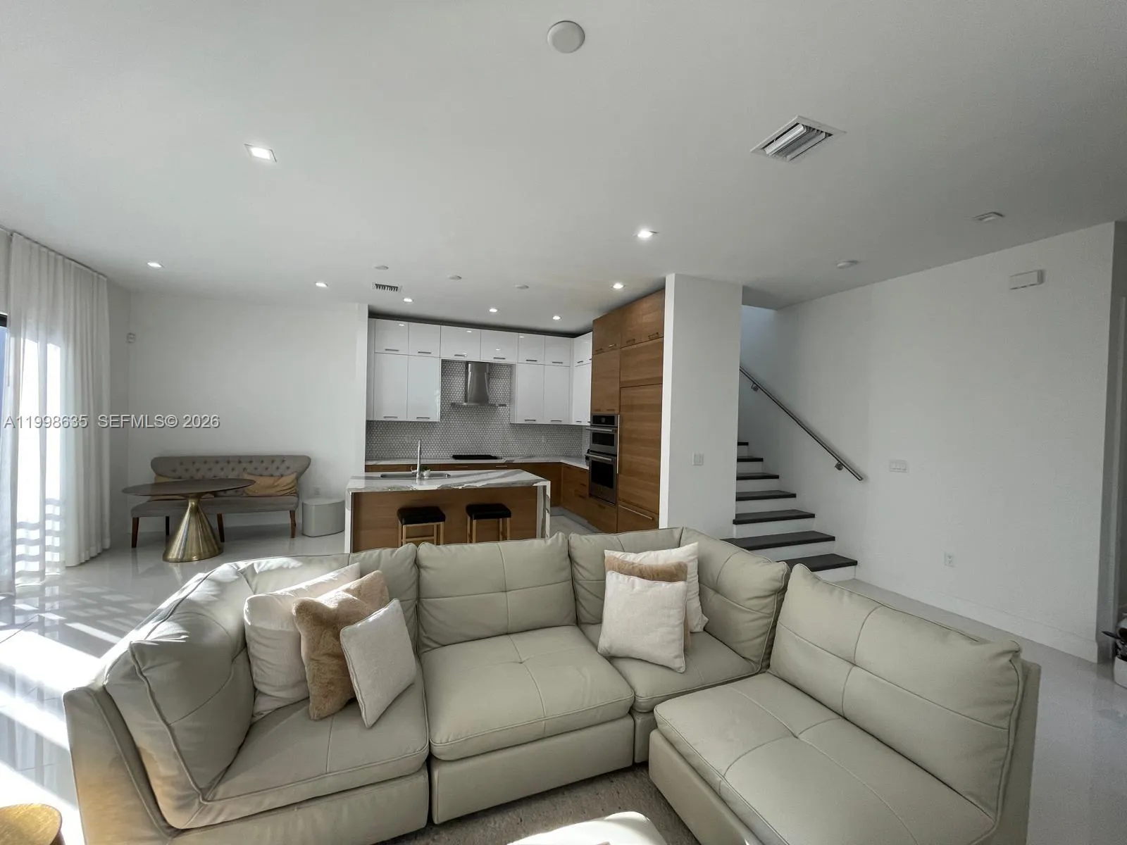 8283 NW 44th St, Doral FL 33166