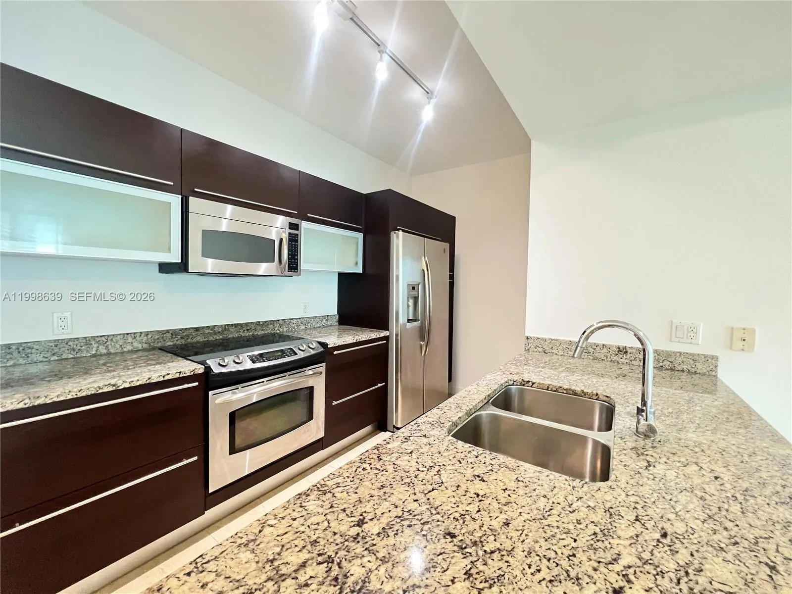 950 Brickell Bay Dr # 2801, Miami FL 33131