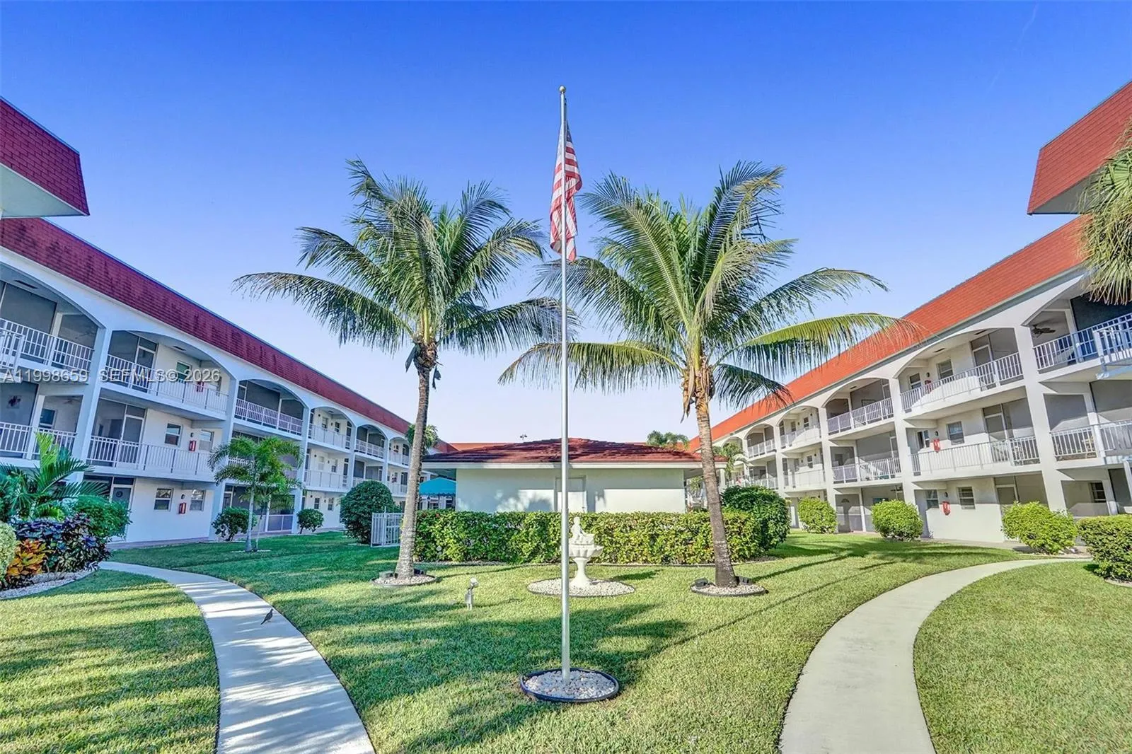 580 Egret Dr # 212, Hallandale Beach FL 33009