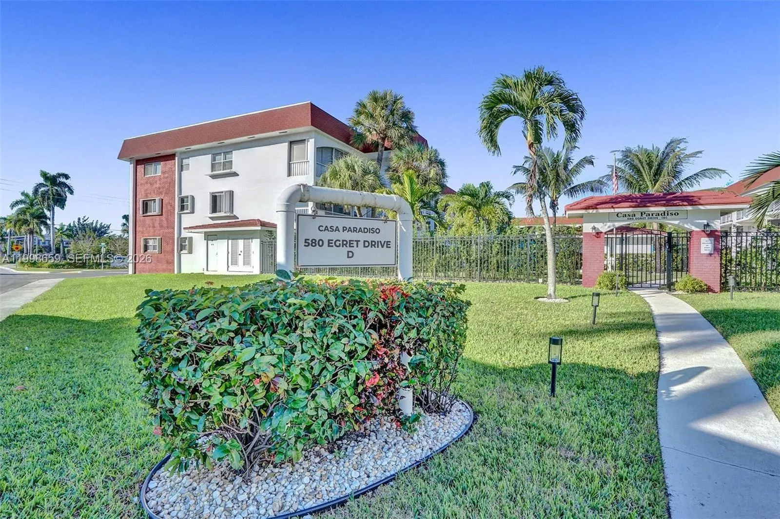 580 Egret Dr # 212, Hallandale Beach FL 33009