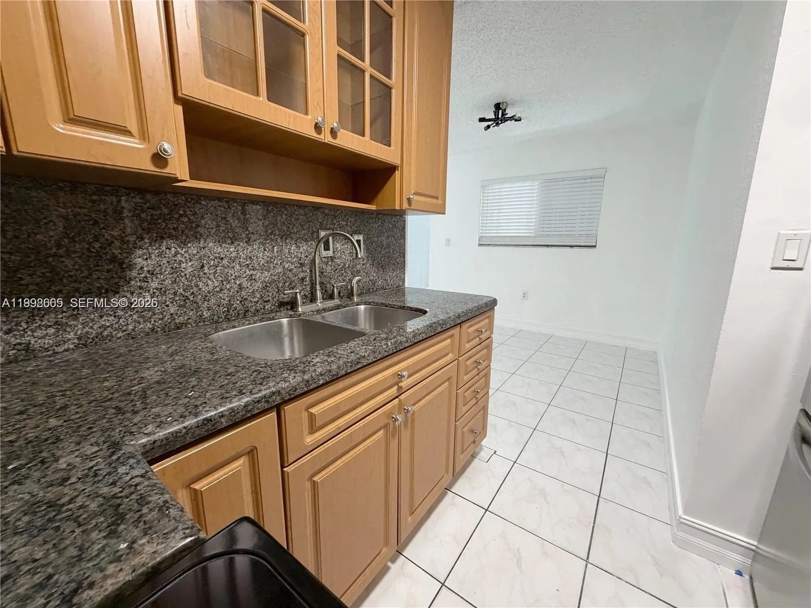 2565 W 56th St # 101, Hialeah FL 33016