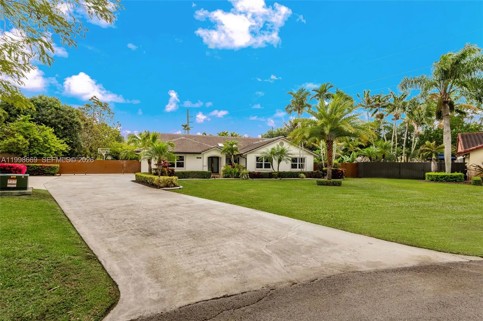 15139 SW 153rd Ct, Miami FL 33196