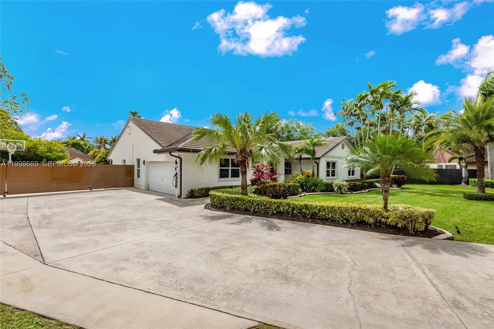 15139 SW 153rd Ct, Miami FL 33196