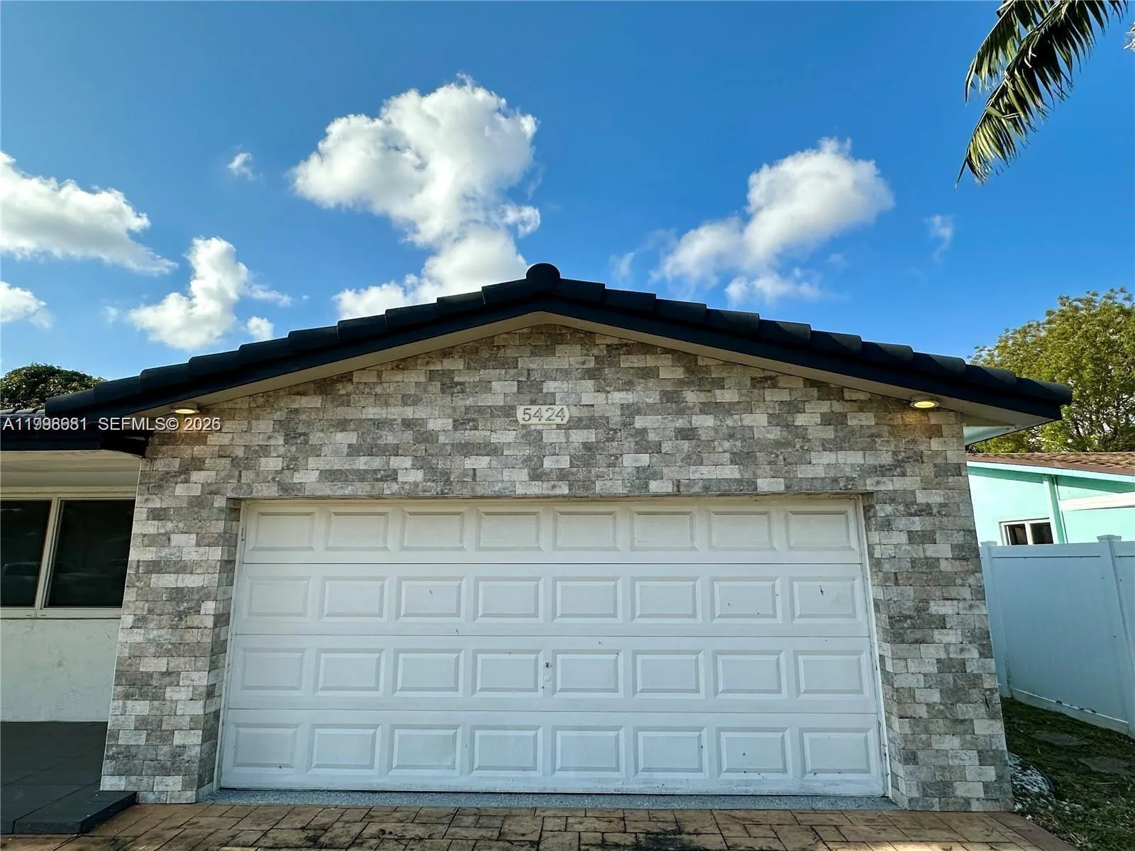 5424 Garfield St, Hollywood FL 33021