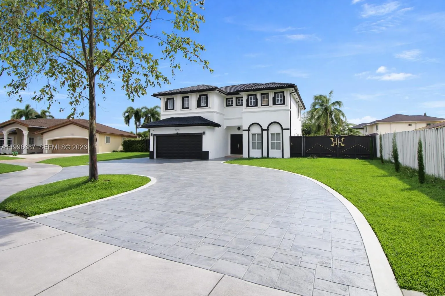 4 bedroom 3 bath for sale at 15045 SW 38th Ter, Miami FL 33185